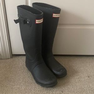 Great condition Hunter Boots! 🖤
